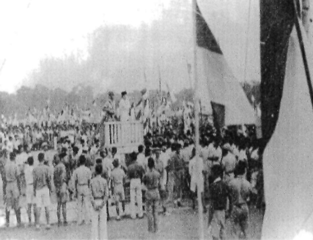 Tampilan Petugas Rapat Raksasa Menyambut Proklamasi Kemerdekaan Ri Di Lapangan Ikada Jakarta 19 September 1945